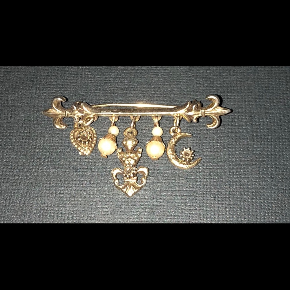 Vintage Bar Pin Brooch with Dangling Charms - Picture 1 of 4